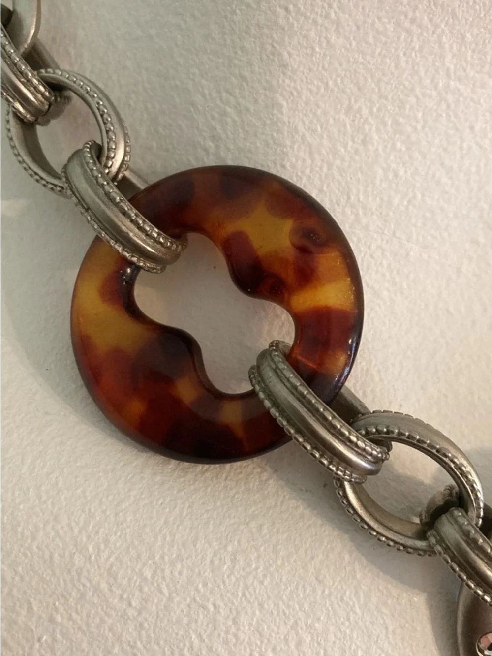 Chico's chunky tortoiseshell necklace with silvertone links